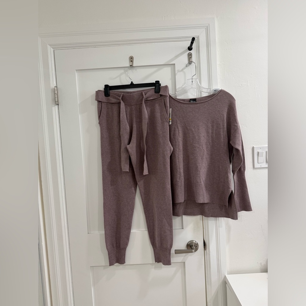 NWT (fair condition) grey ish pinkish purple heather pajama / lounge set